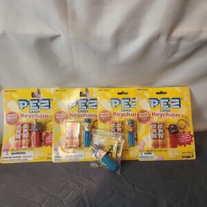 Lot Of 5 Vintage Pez Key Chains And Party Favors With Candy